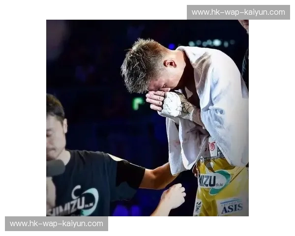 拳坛神话的崩塌与平民英雄的诞生：木村翔VS邹市明，一场关于命运的残酷对决